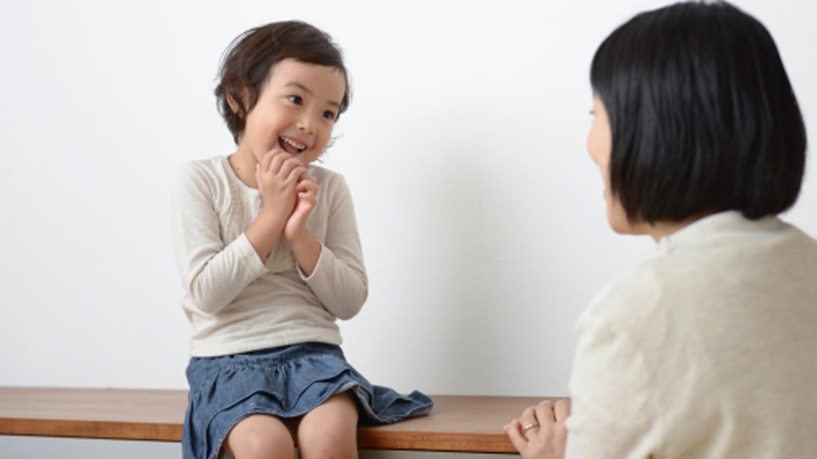 大人が先回りしないで。5W1Hの質問力で、子どもの言葉を育てよう！