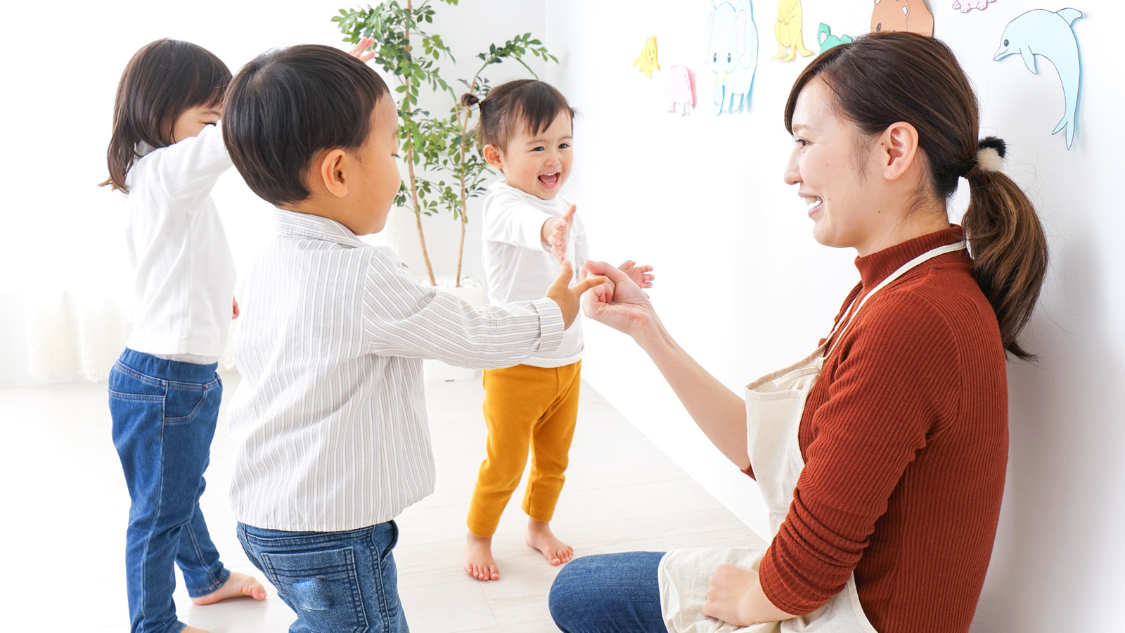 保育園を転園・進級。先生へお礼メッセージは、子どもの手形と一緒に！