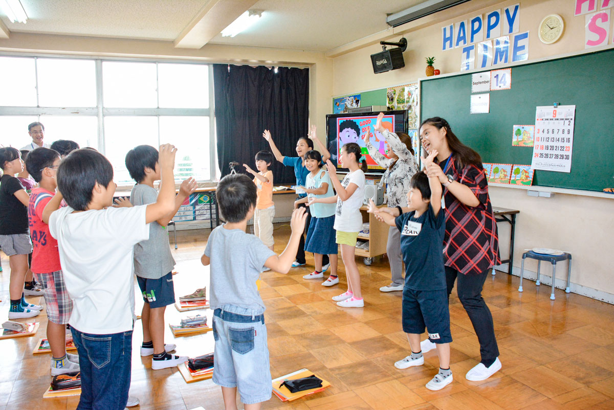 【茨城県境町がスゴい！】25年住み続けると住宅＆土地がもらえちゃう!?先進英語教育も無料、“未来に投資する”独自の子育てサポートとは