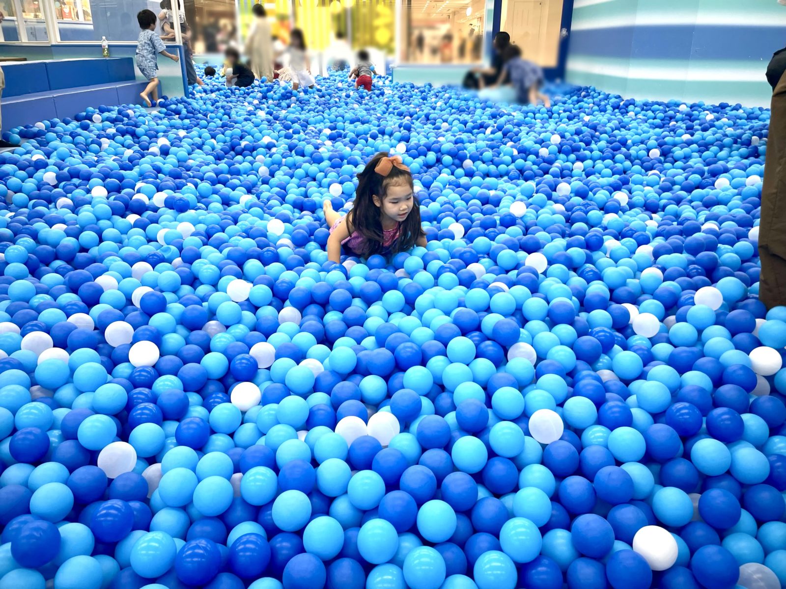 砂場も跳び箱もプラレールも写真スタジオも！涼しい室内公園「ピュアキッズ」