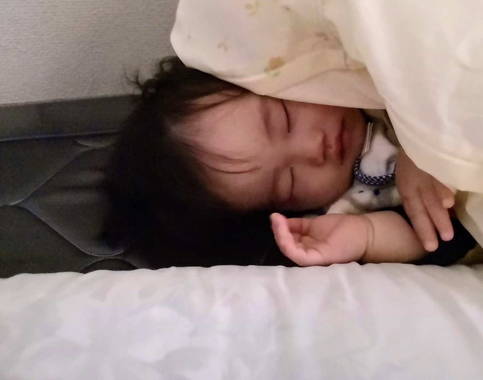 突然夜寝なくなった2歳の息子。試行錯誤したどり着いた寝かしつけ方法は？