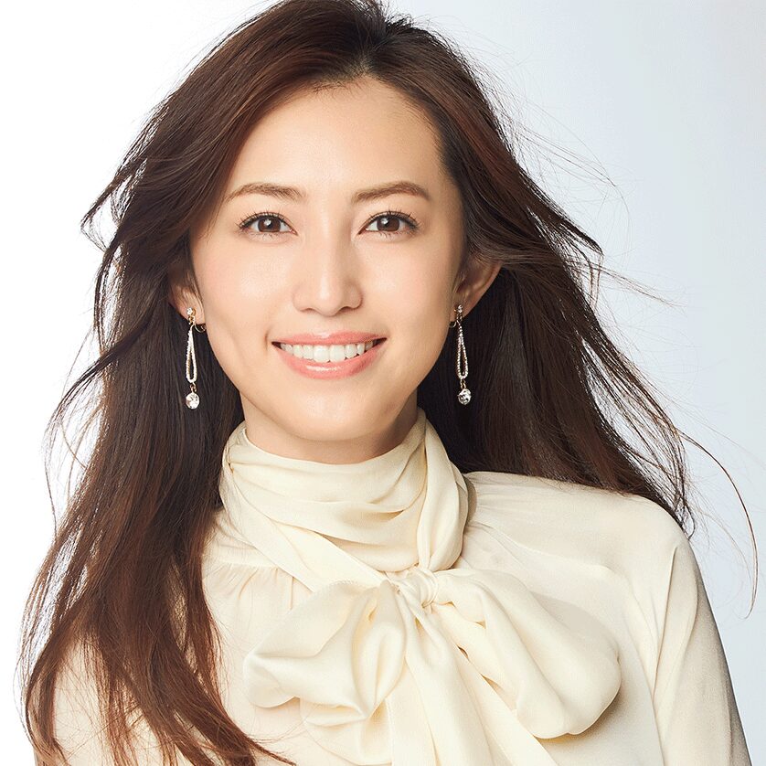 「美的」専属モデル・有村実樹さんセレクト！ドラッグストアで買えるイチオシ秋コスメ3選