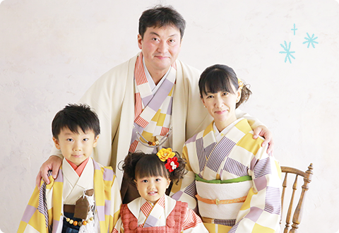 石川賢一郎さん、峻くん（5歳）、明依ちゃん（2歳）、麻友子さん