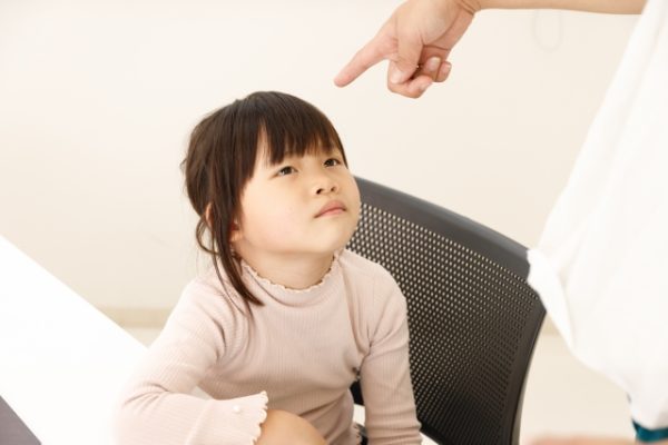 「先生が怖い、キライ」と話すわが子に親がすべきこと、先生との連携は