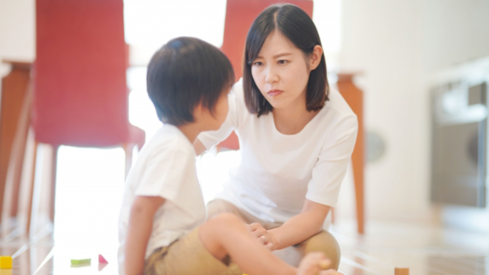 子どもを叱ってもヘラヘラ…ふざけるのはなぜ？親ができる対応法は