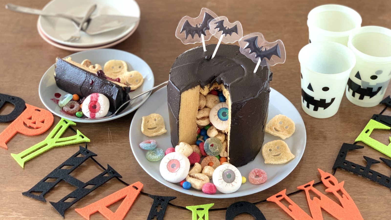 無印の特大バウムが使える！手作り「ピニャータケーキ」でおうちハロウィーンを盛り上げよう！