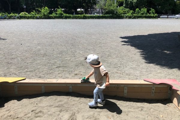 いつもひとりで遊んでるわが子が心配…入学してから大丈夫？