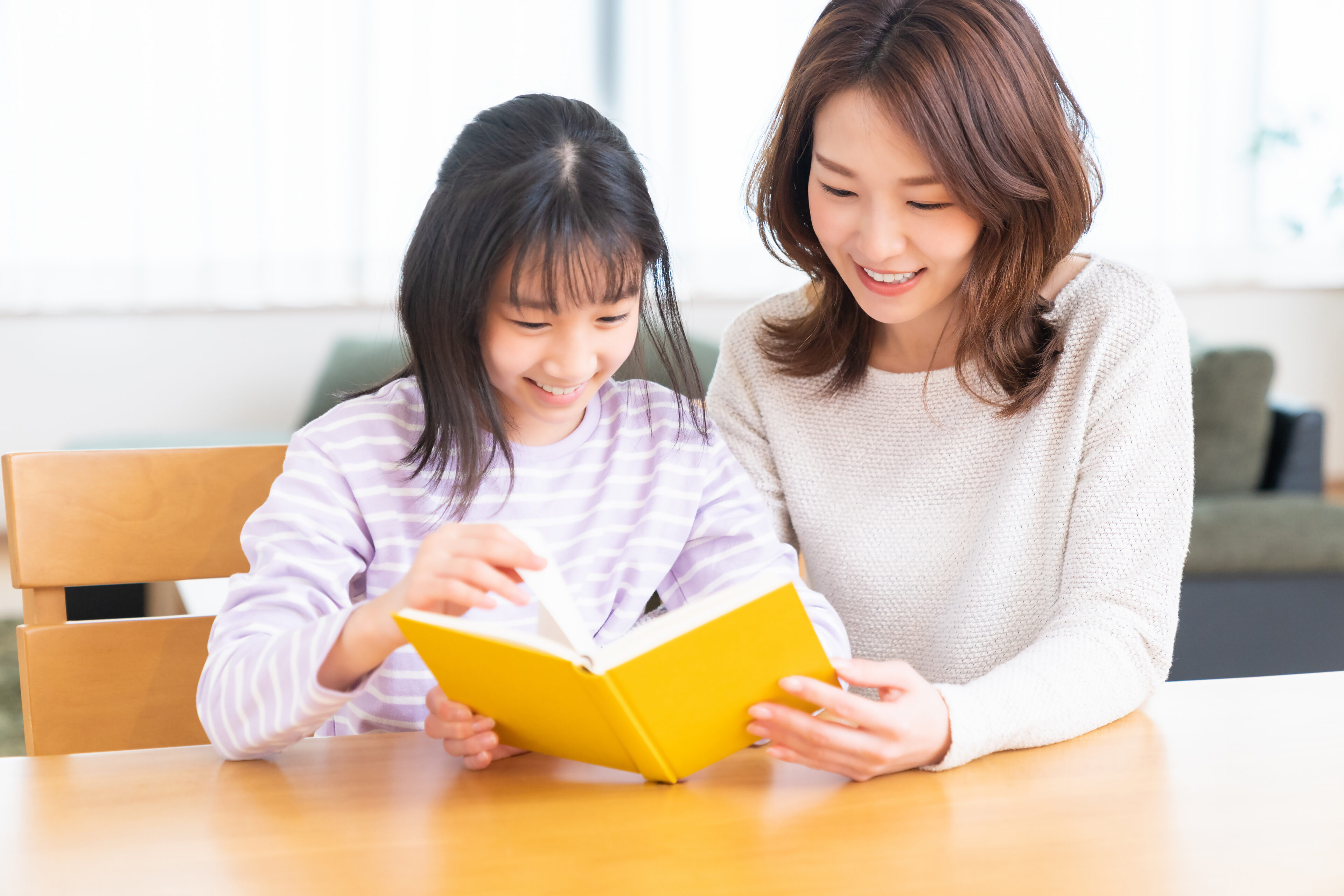 大切な“性”について、子どもに正しく・楽しく伝えるには?助産師が教える“おうち性教育”【児童期におすすめの本・絵本編】