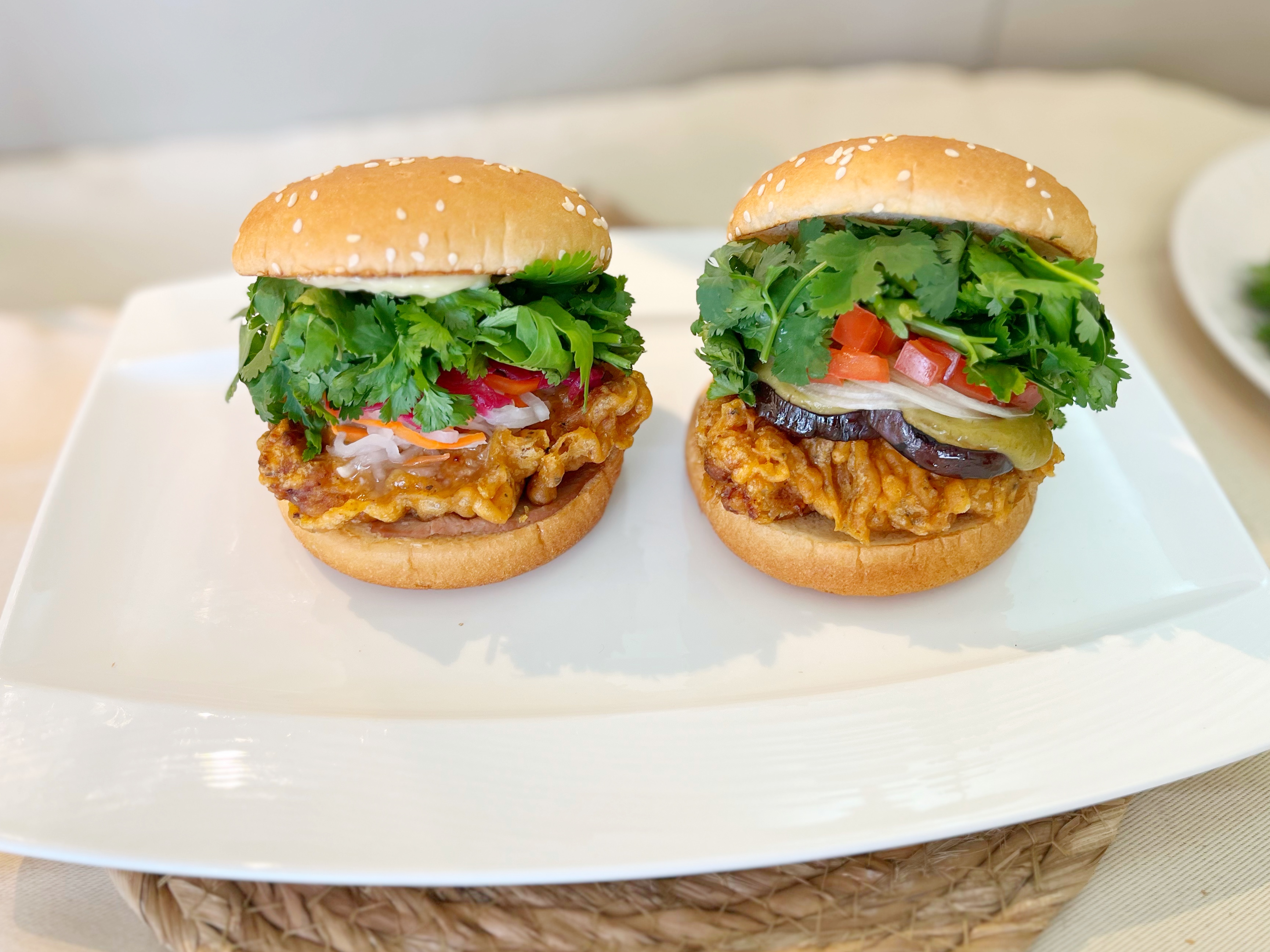 【フレッシュネスバーガー】パクチー好き集まれ!ハマったら最後のパクチーチキンバーガー登場