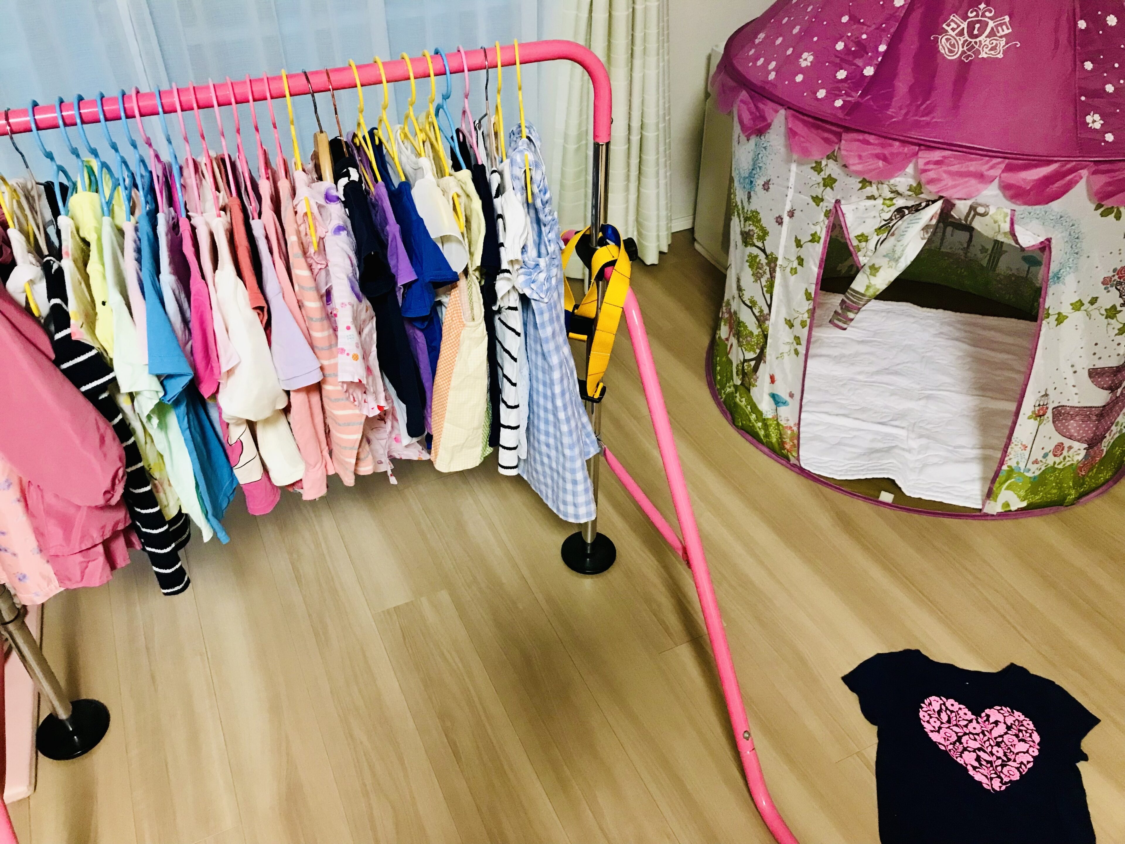 サイズアウトの服どうしてる!?ショップ店員になりきり!自宅で「おみせやさん」ごっこ
