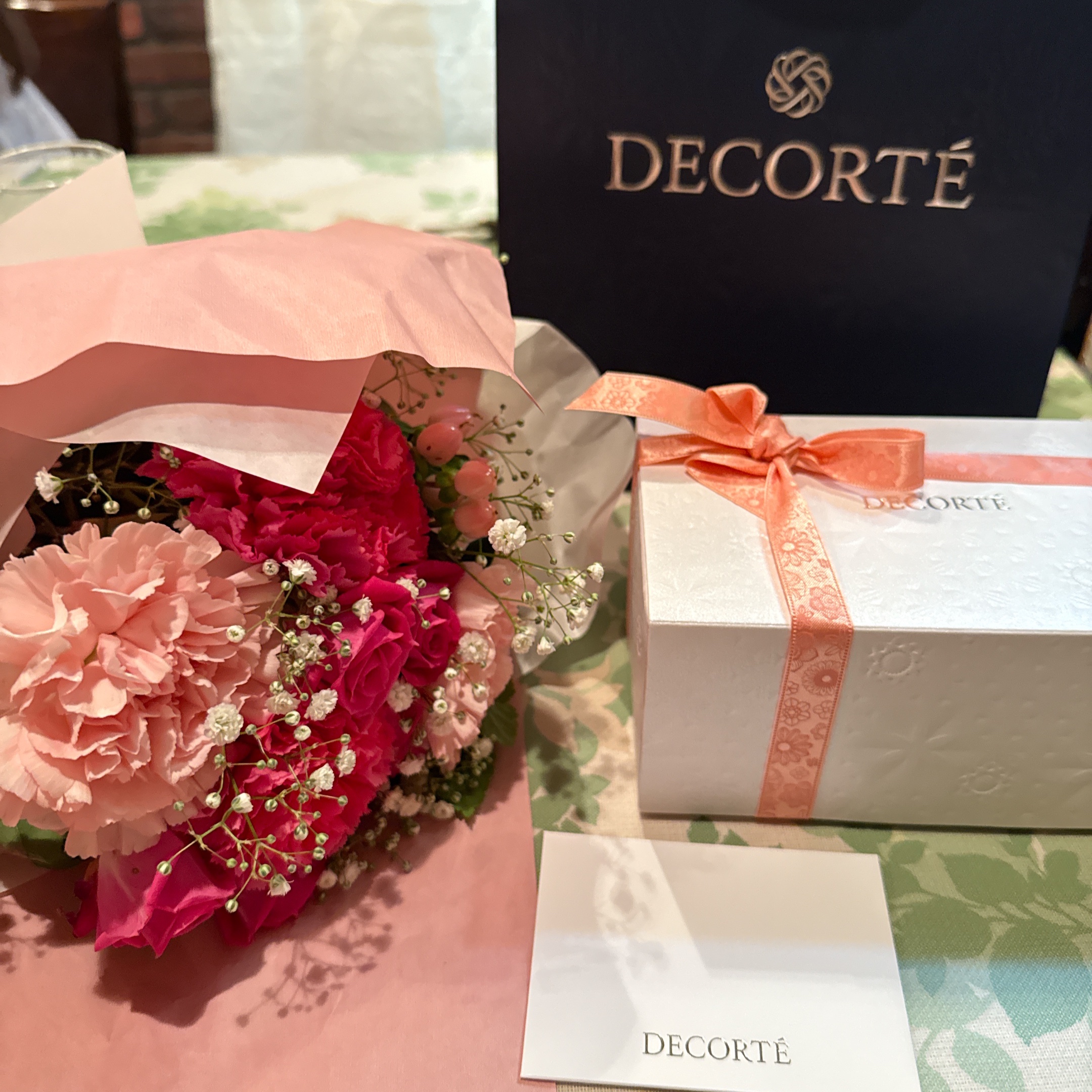 趣味も価値観も全く合わない夫婦が仲良く結婚20周年を迎えました