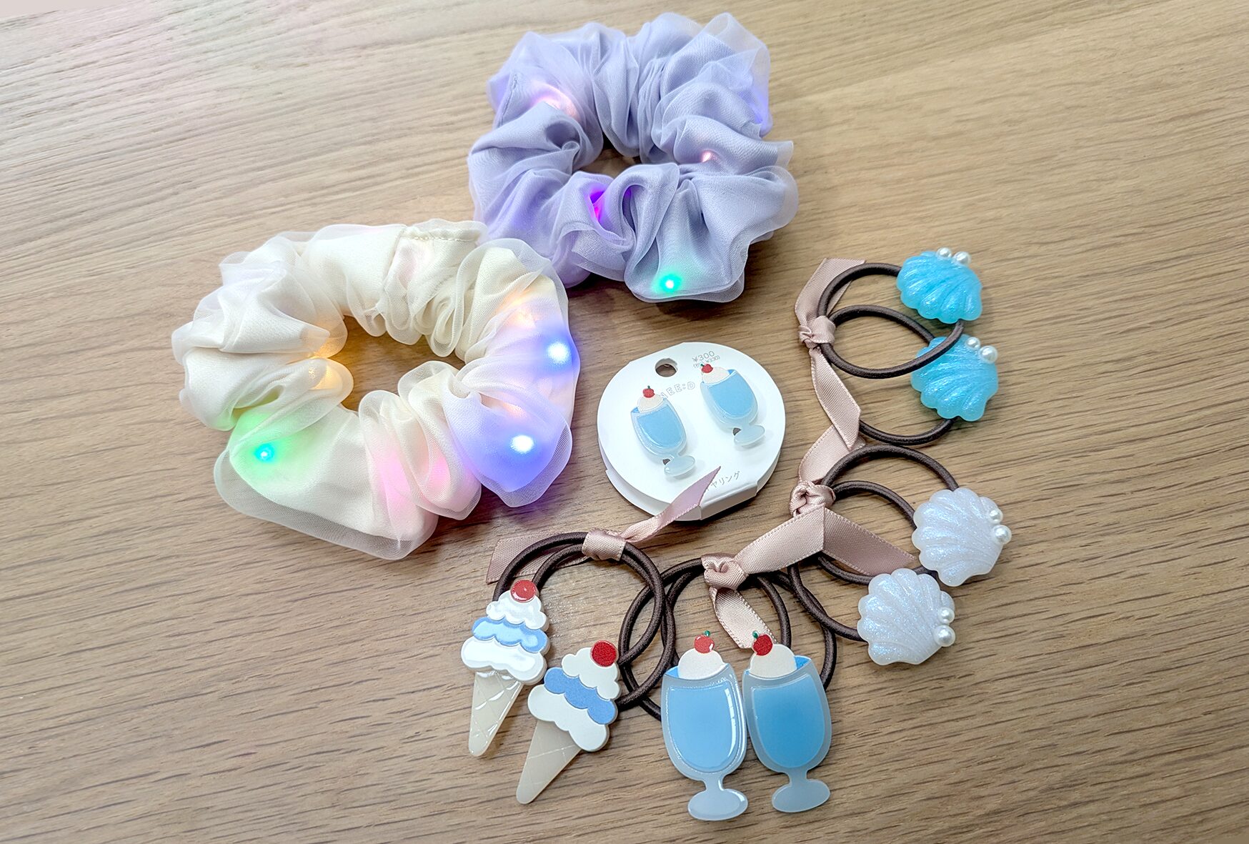 【3COINS】光るシュシュ!?夏のキッズ用アクセサリーがお祭りやイベントにぴったり!