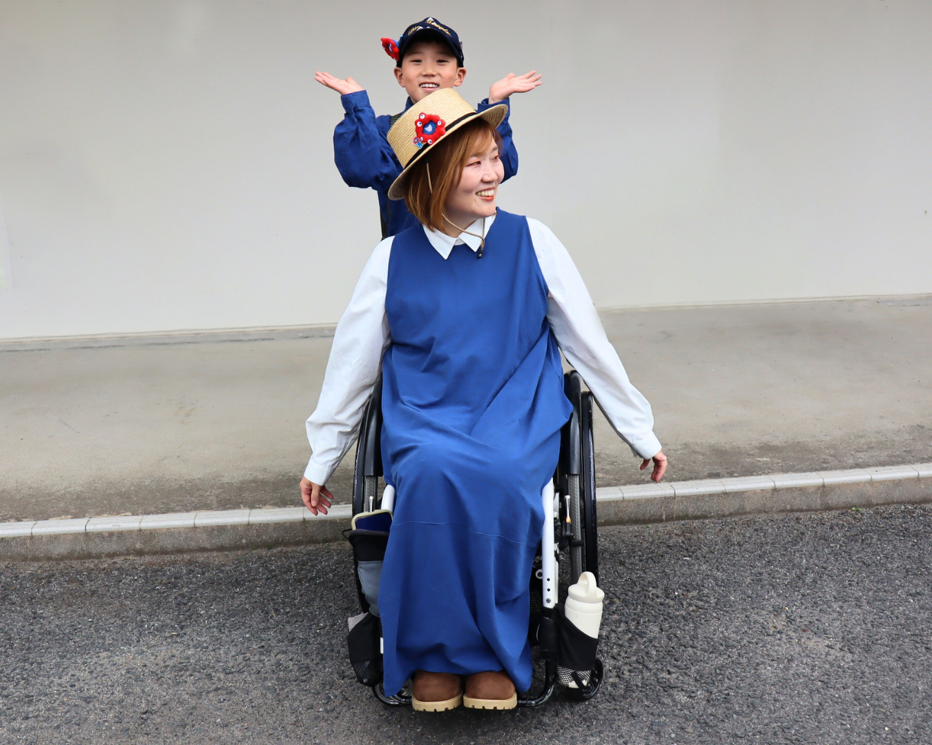 【ユニクロ】万博で映える!楽ちんかわいい“バルーンワンピ”が今なら1990円!着回し&体型カバーにも◎