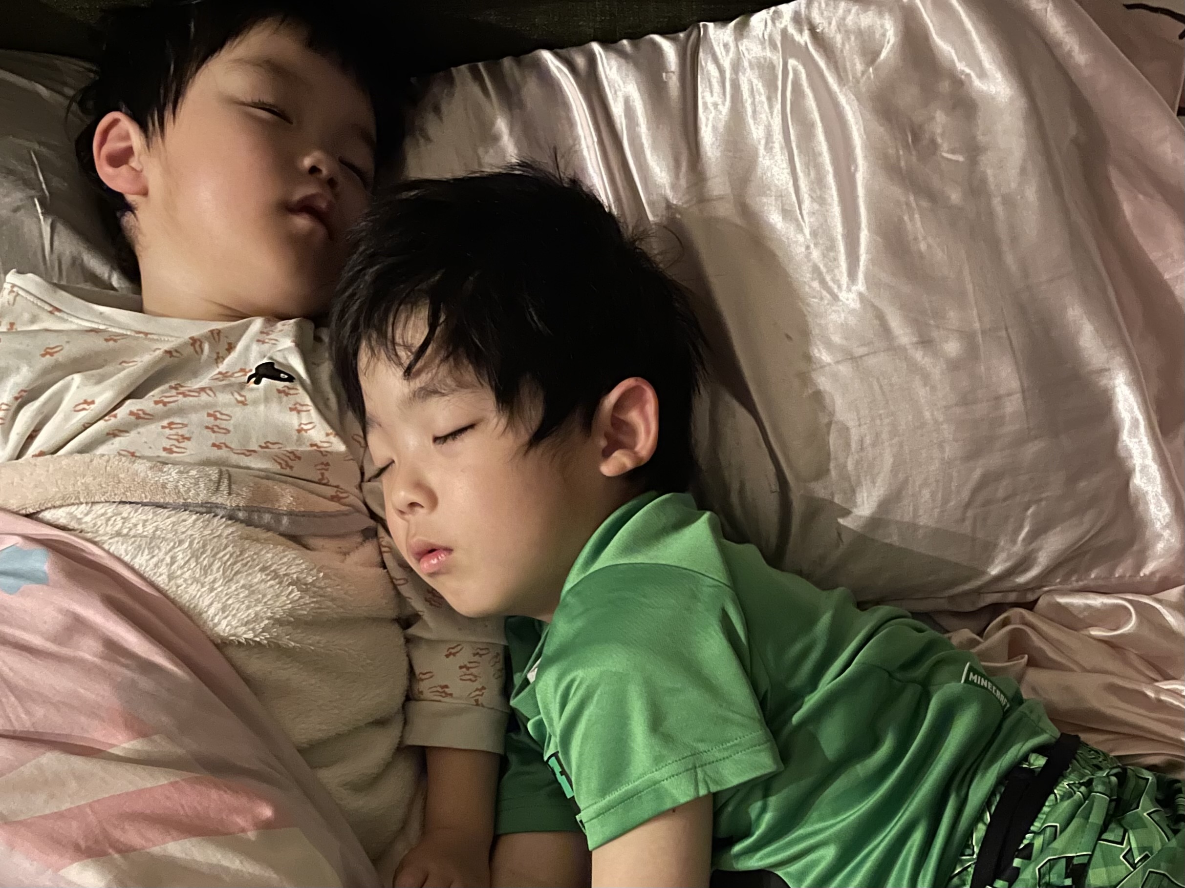 雨の夜、寝つけない子に。睡眠セラピストママのちょっとした工夫