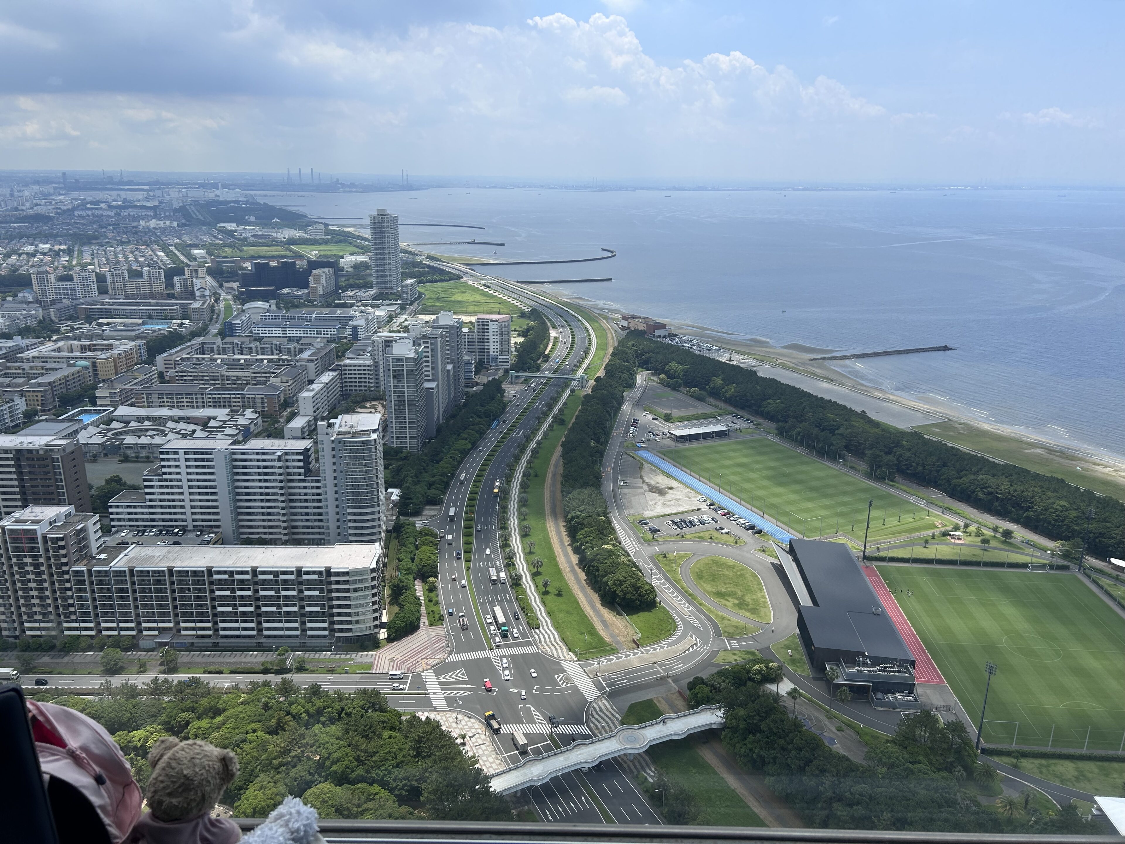 【地上180mで絶景子連れランチ】時間制限なしでランチビュッフェを満喫!