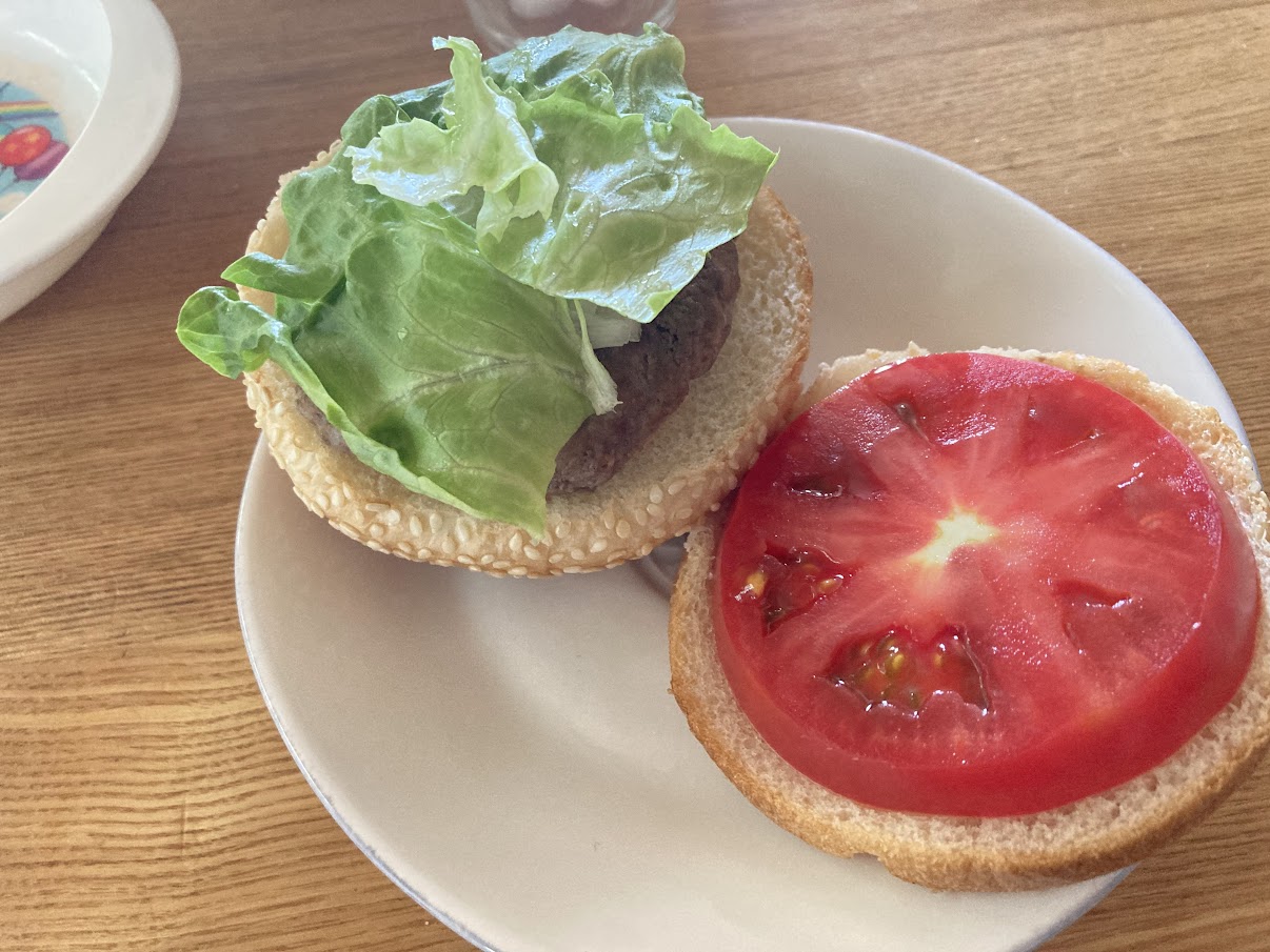 料理苦手ママも大助かり!4歳息子と本格ハンバーガー作り