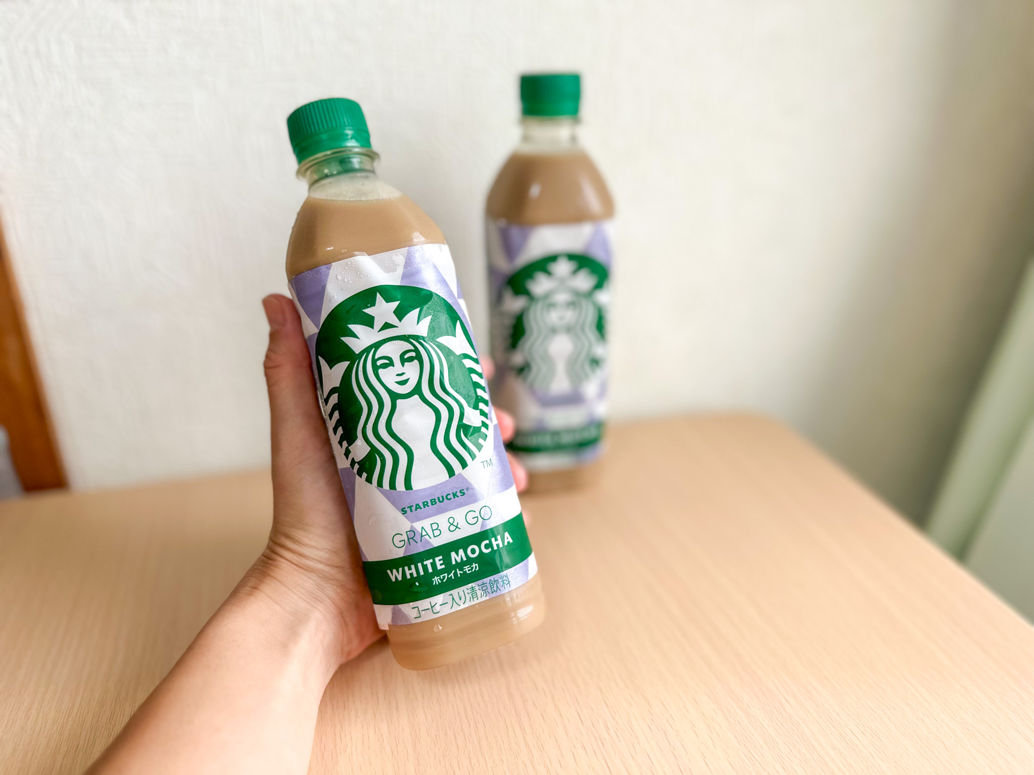 セブンへ急げ!ファン歓喜の「ホワイトモカ」爆誕!スタバ新作が想像以上に推せた件