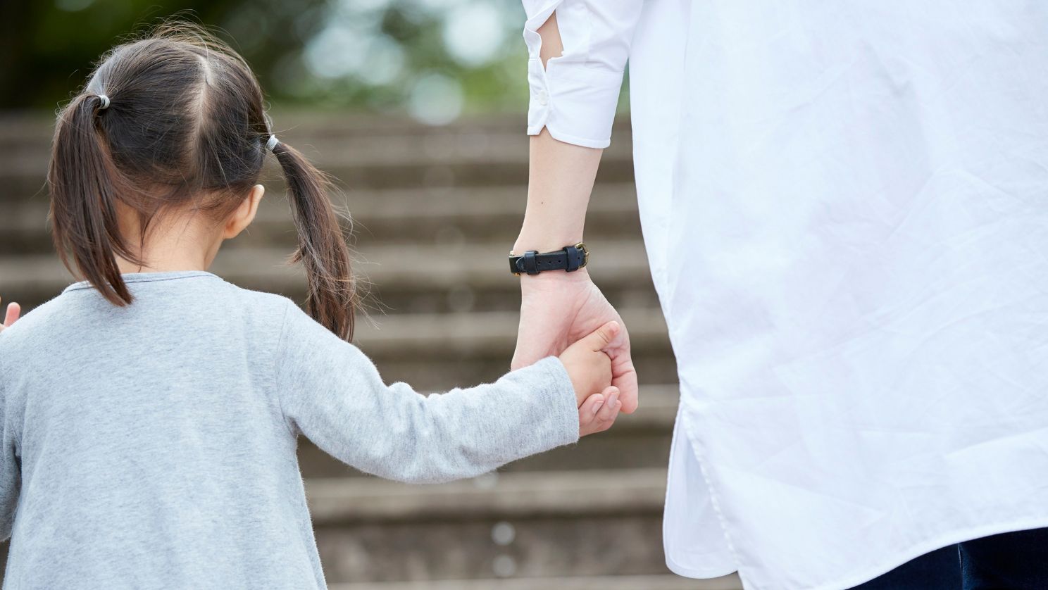 「愛着障がい」ってなに?発達障がいとの違いと「愛着形成」の基礎知識をやさしく解説【Part1】