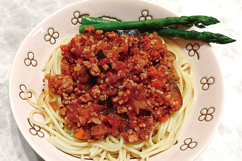 写真:レンジで簡単ミートソースパスタ
