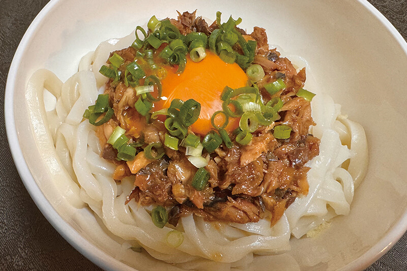 サバ缶でユッケ風うどん