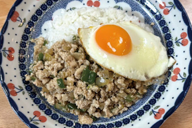 麺つゆ香るガパオ風ライス