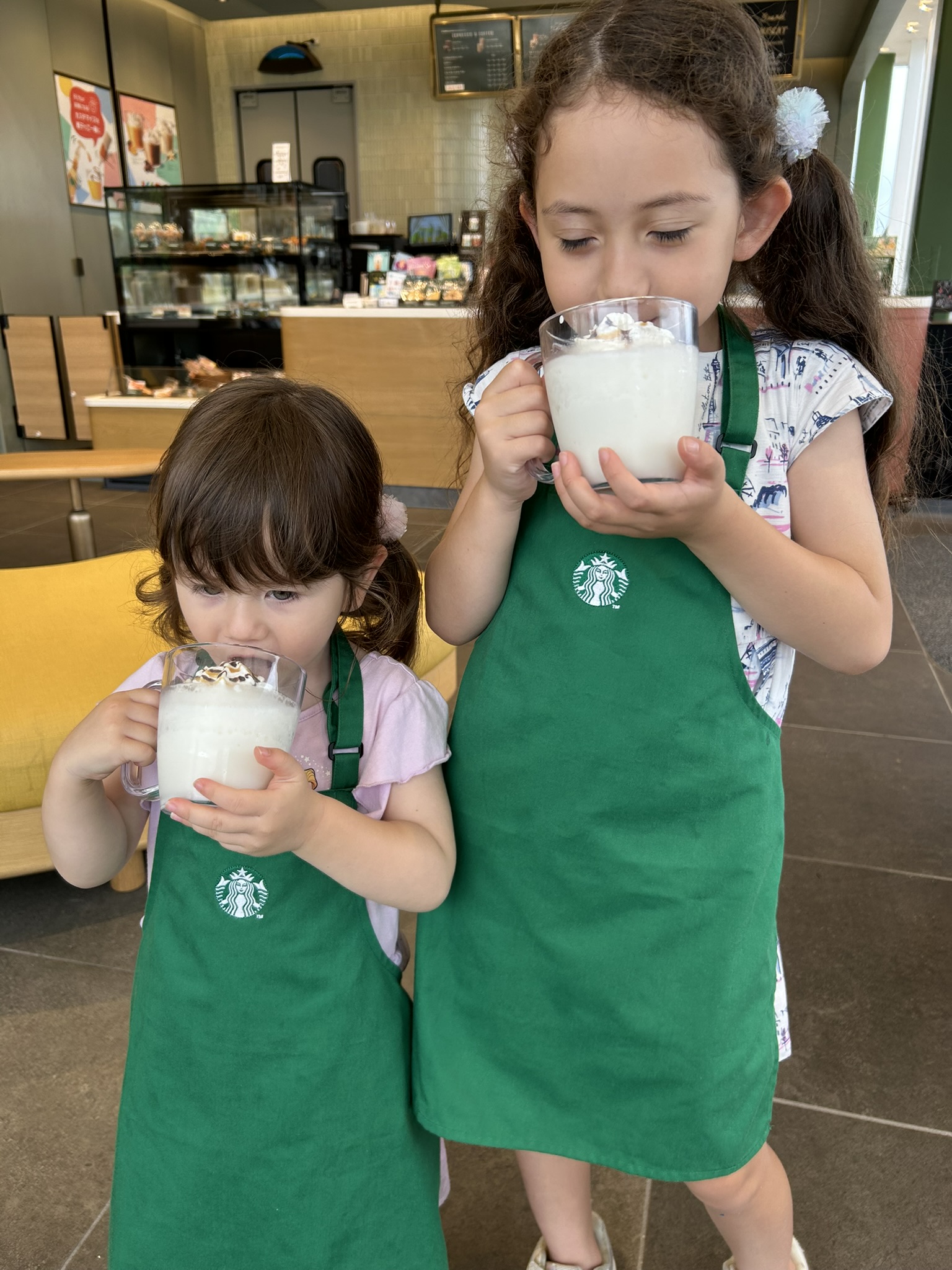 【限定3店舗】スタバで子どもがバリスタに!?キッズフラペチーノを親子で体験!