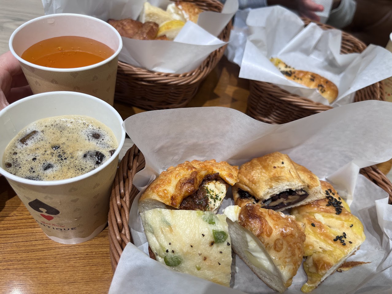 【人気パンが食べ放題】HEART BREAD ANTIQUEでモーニング!