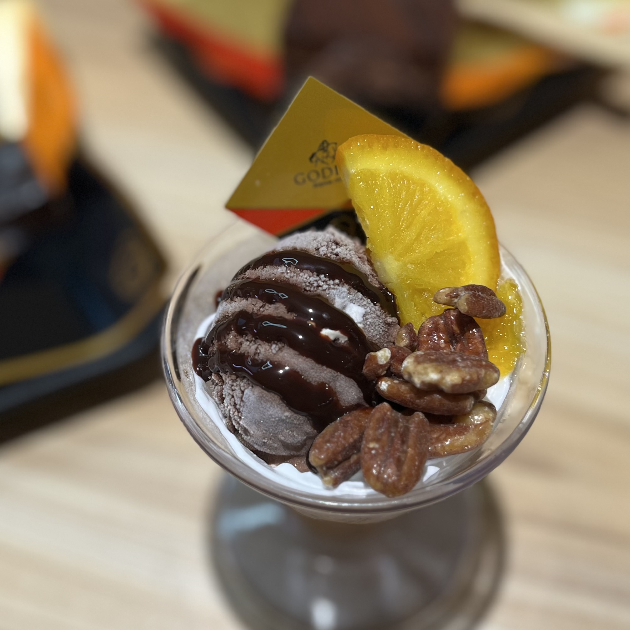 回転寿司業界初!【スシロー】にゴディバ監修の本格スイーツが期間限定で登場