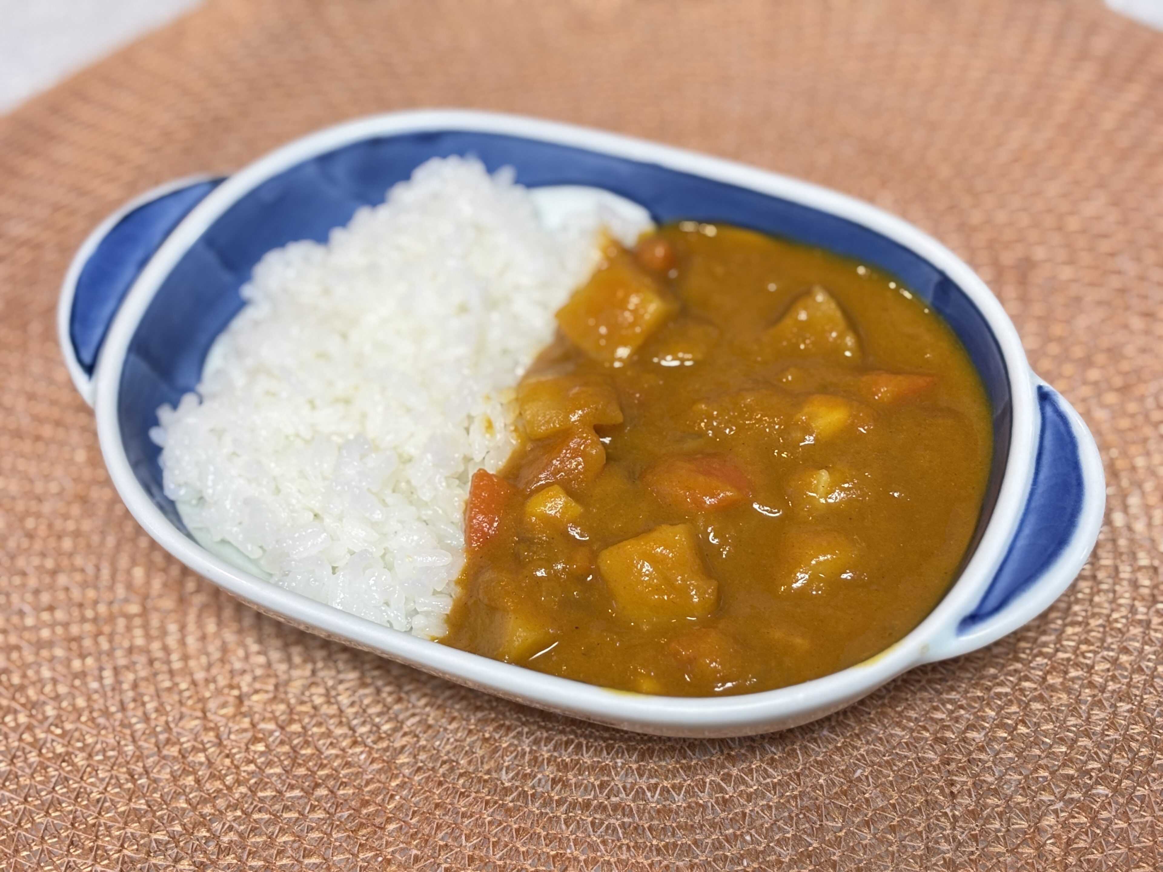 大人は辛口カレーが食べたい！でも子どもの甘口も作るのは面倒…を解決する“無印良品の一皿”とは？