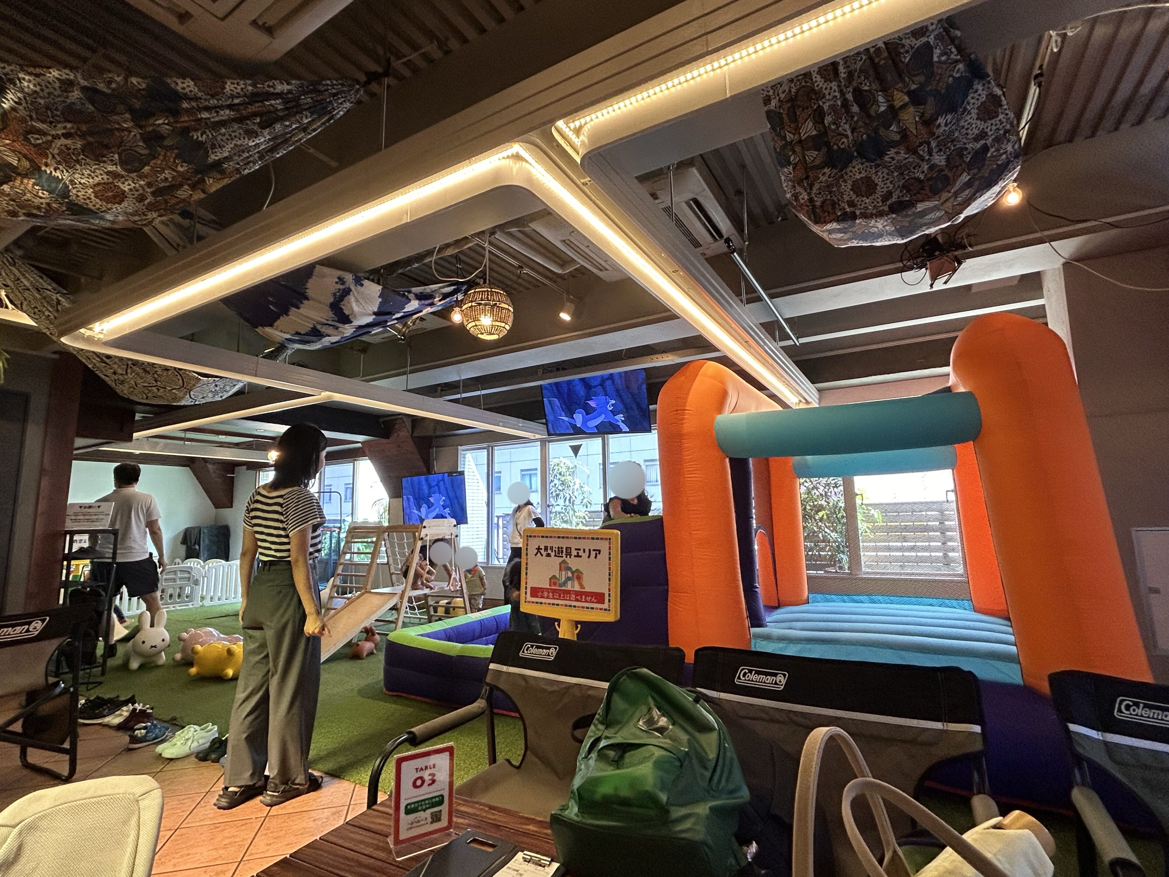 新宿・歌舞伎町のど真ん中に!? 子連れ大歓迎な遊び場「べるべるパーク」に行ってみた!