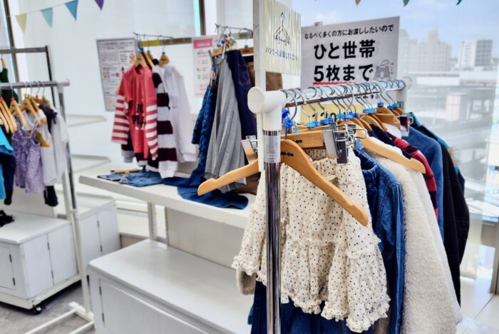 捨てないで！サイズアウト服の循環で子育て家庭にうれしい「こども服の譲渡会」って？