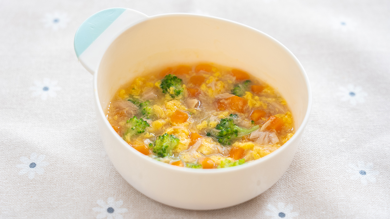 栄養バランス満点の一品「彩り野菜のツナあんかけ」【ぐっち夫婦の離乳食レシピ】