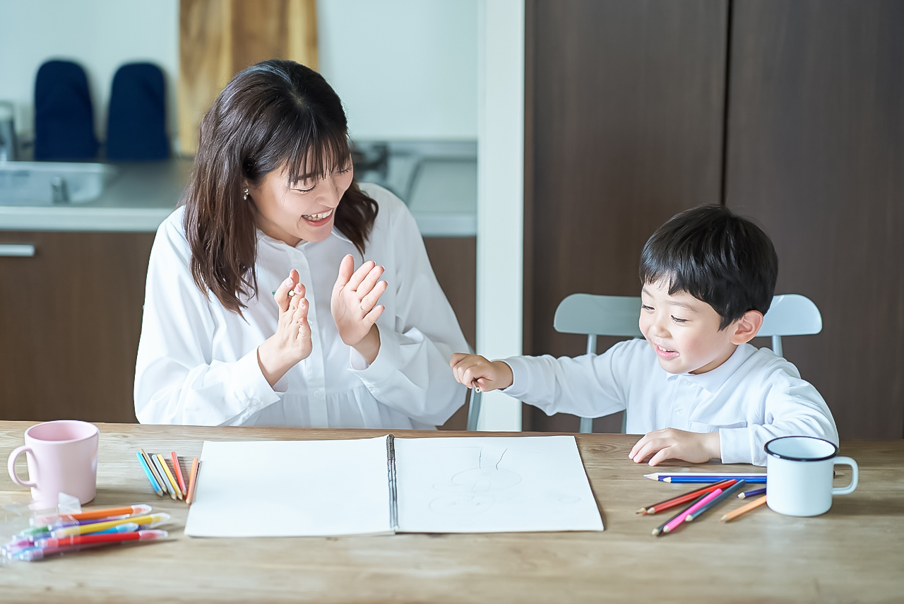 「プロセスほめ」だけじゃない！親子の自己肯定感を高めるシンプルなコツとは？