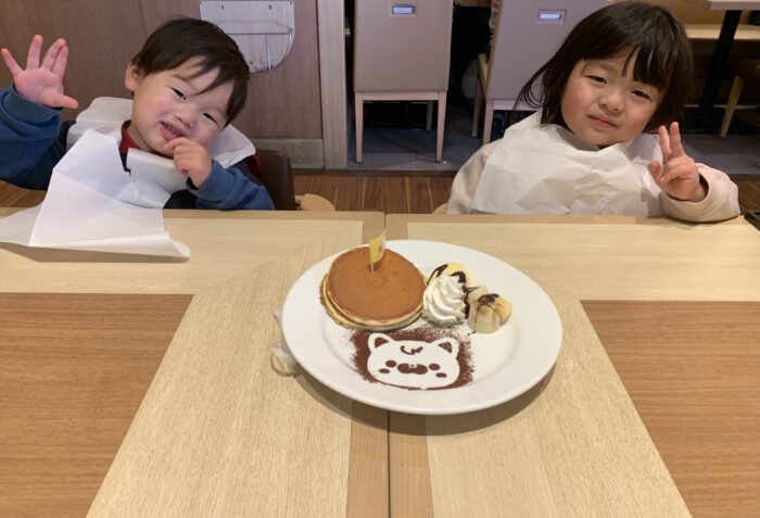 お誕生日月はデニーズで無料パンケーキ！大人用と子供用は違う!? 実食レポ！