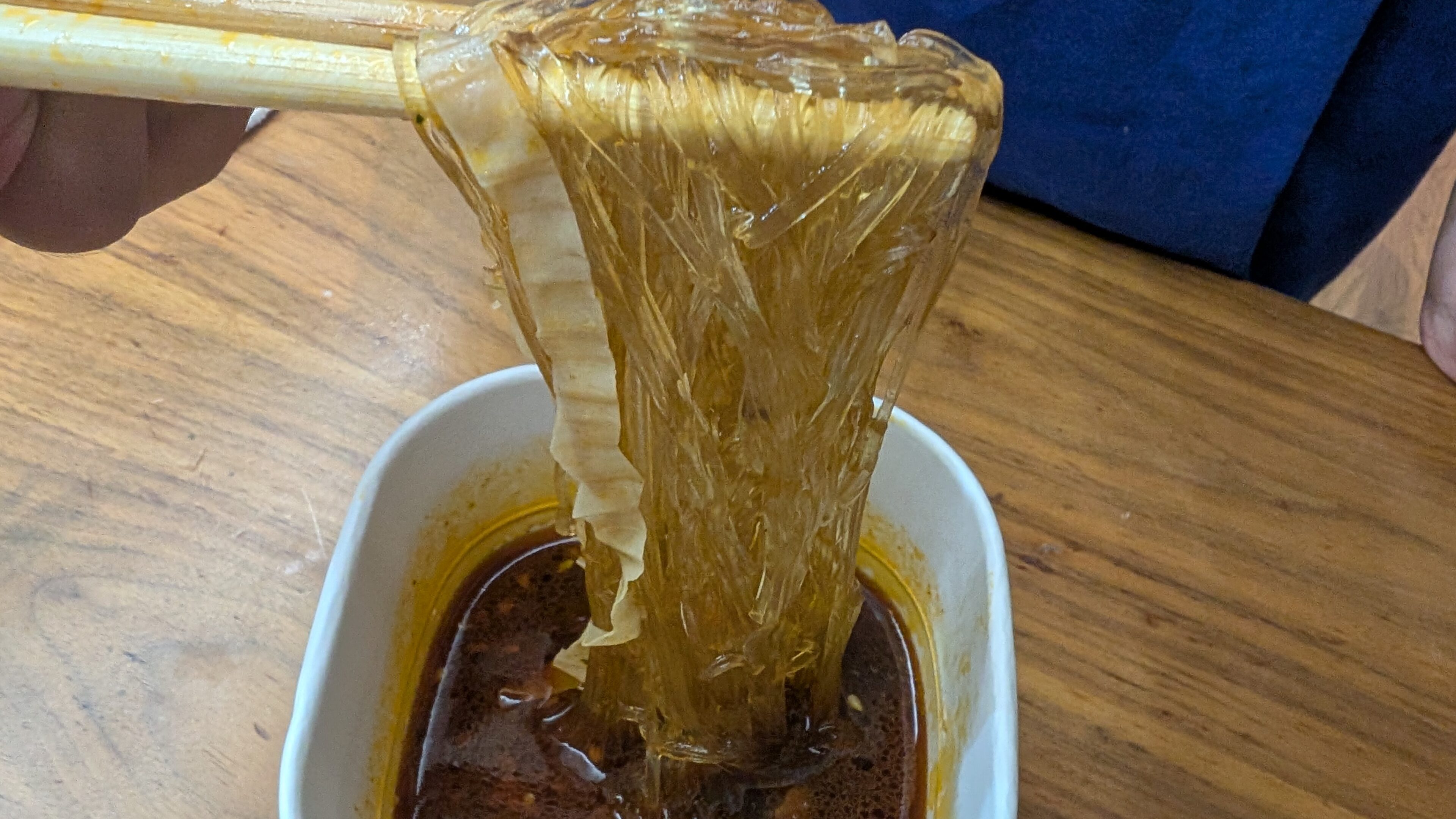 あの噂の【麻辣湯】をコンビニで発見!子どもも食べてみたら…!? 実食レポ