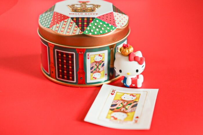 【数量限定・新発売】レトロかわいい！「ハローキティのトランプ缶」が登場