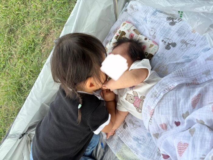 2歳差育児舐めてました…こんなに変わるの？妹誕生で起きた長女の変化とは