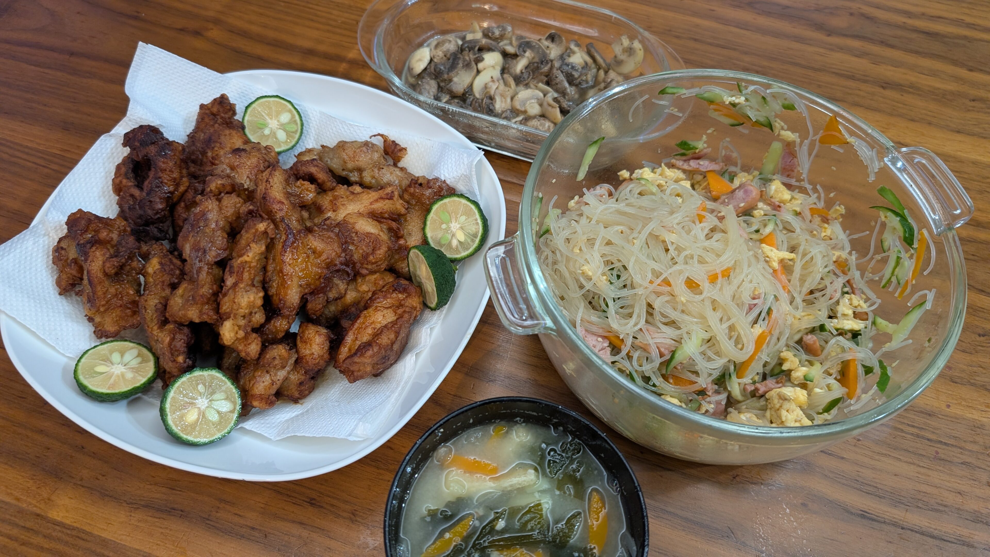 肉も魚もない日もある!【男5人+母】1週間献立。パパ不在時に作るものとは?