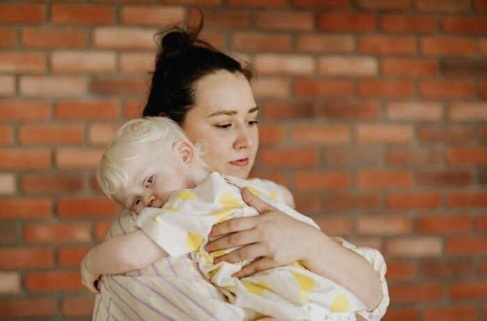 「抱っこじゃないと寝ない」を卒業！赤ちゃんの寝かしつけ練習ステップ