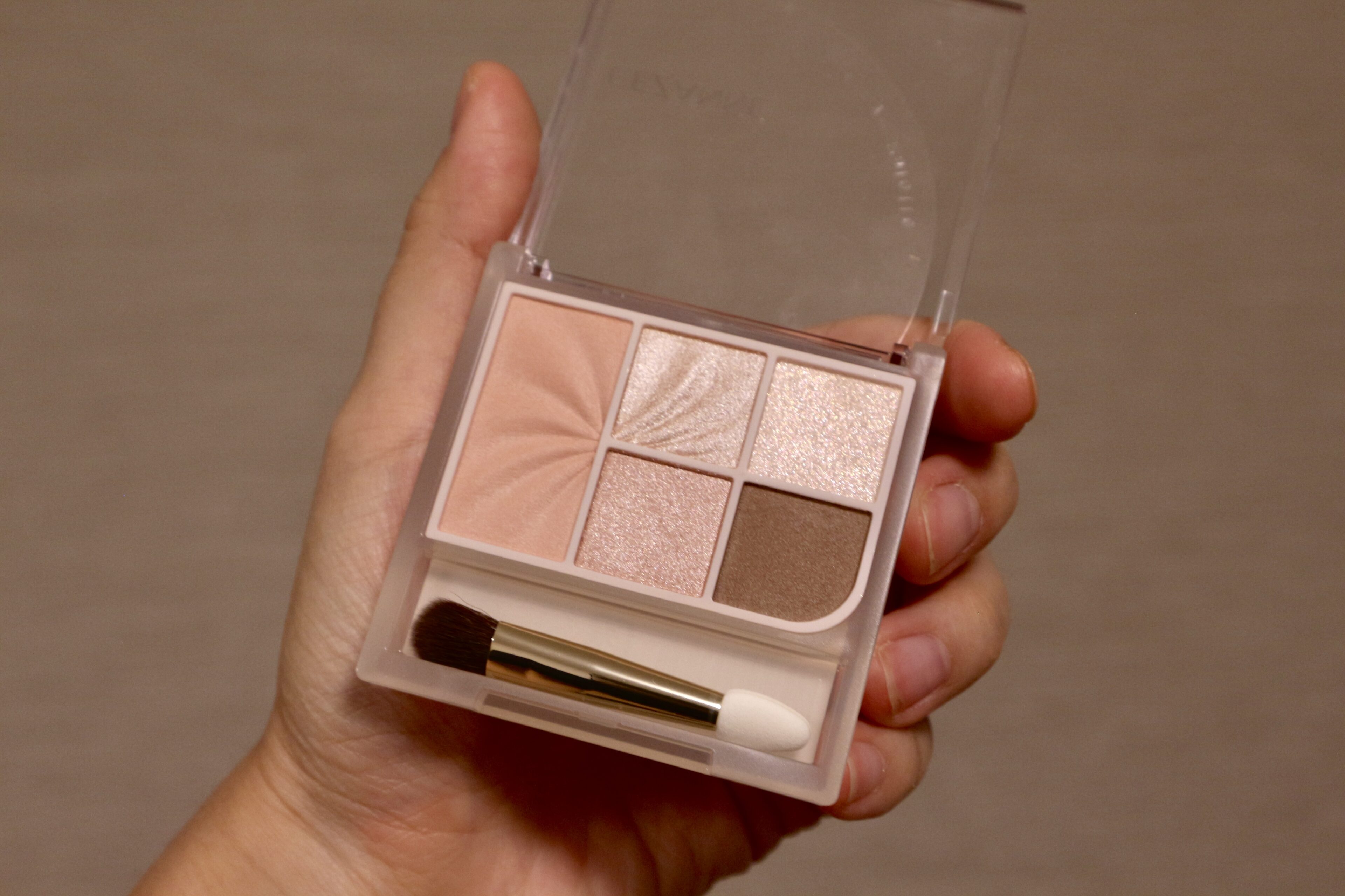 【絶対コスメ】セザンヌ「フェイスアイパレット 01 ピュアコーラル」これ1つで目元も頬も完成!