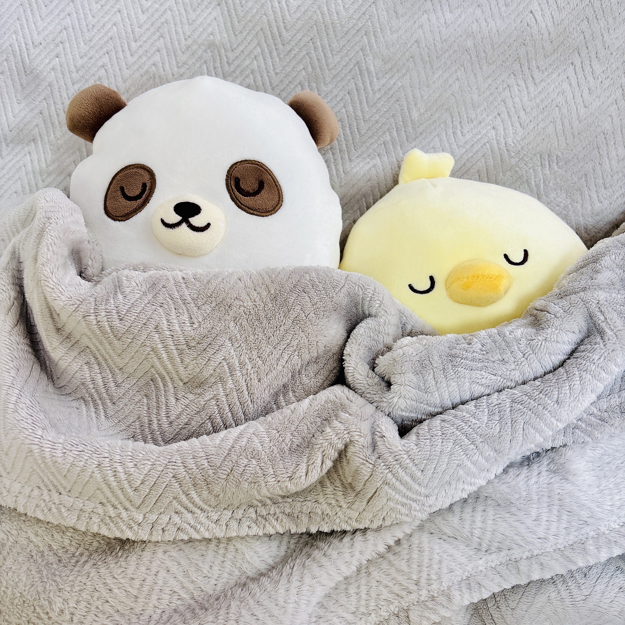 寒い日はダイソーの抱きまくらに癒されて眠りたい!モチっとゆるかわ!