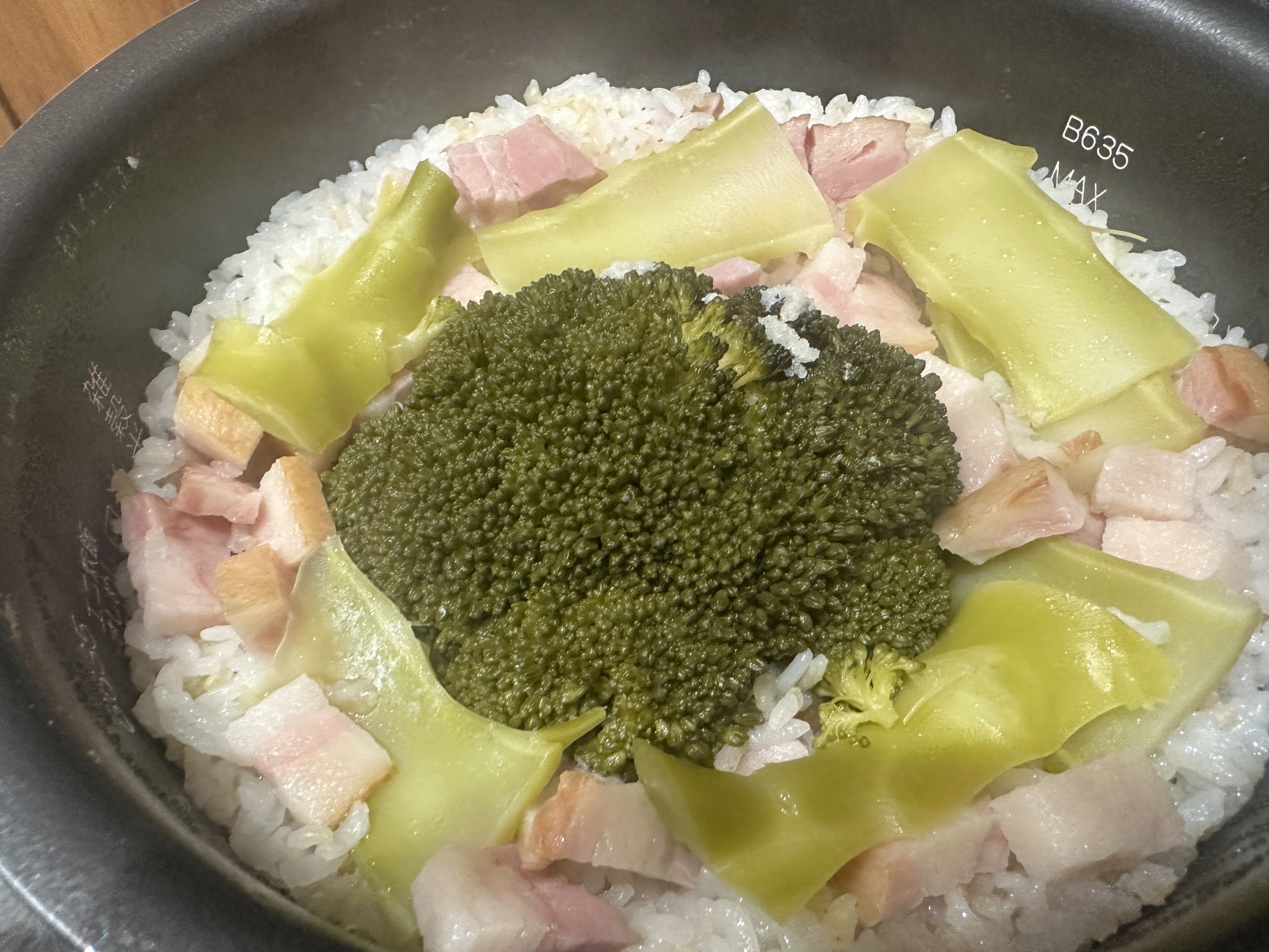 超簡単!美味しい!【博士ちゃん】ブロッコリーの炊き込みご飯を作ってみた。コツも紹介♪