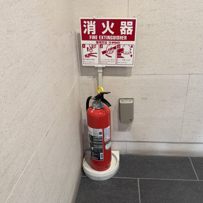 マンションで火災報知器が鳴り響く！第一発見者として私が取った行動と学び