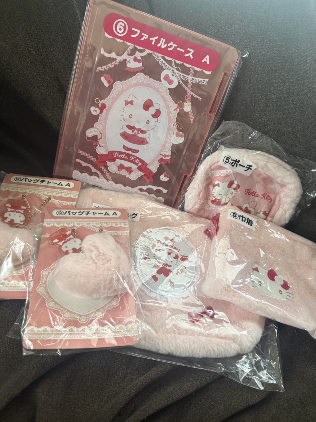 キティちゃんのお誕生日から発売開始!ハローキティ当りくじ