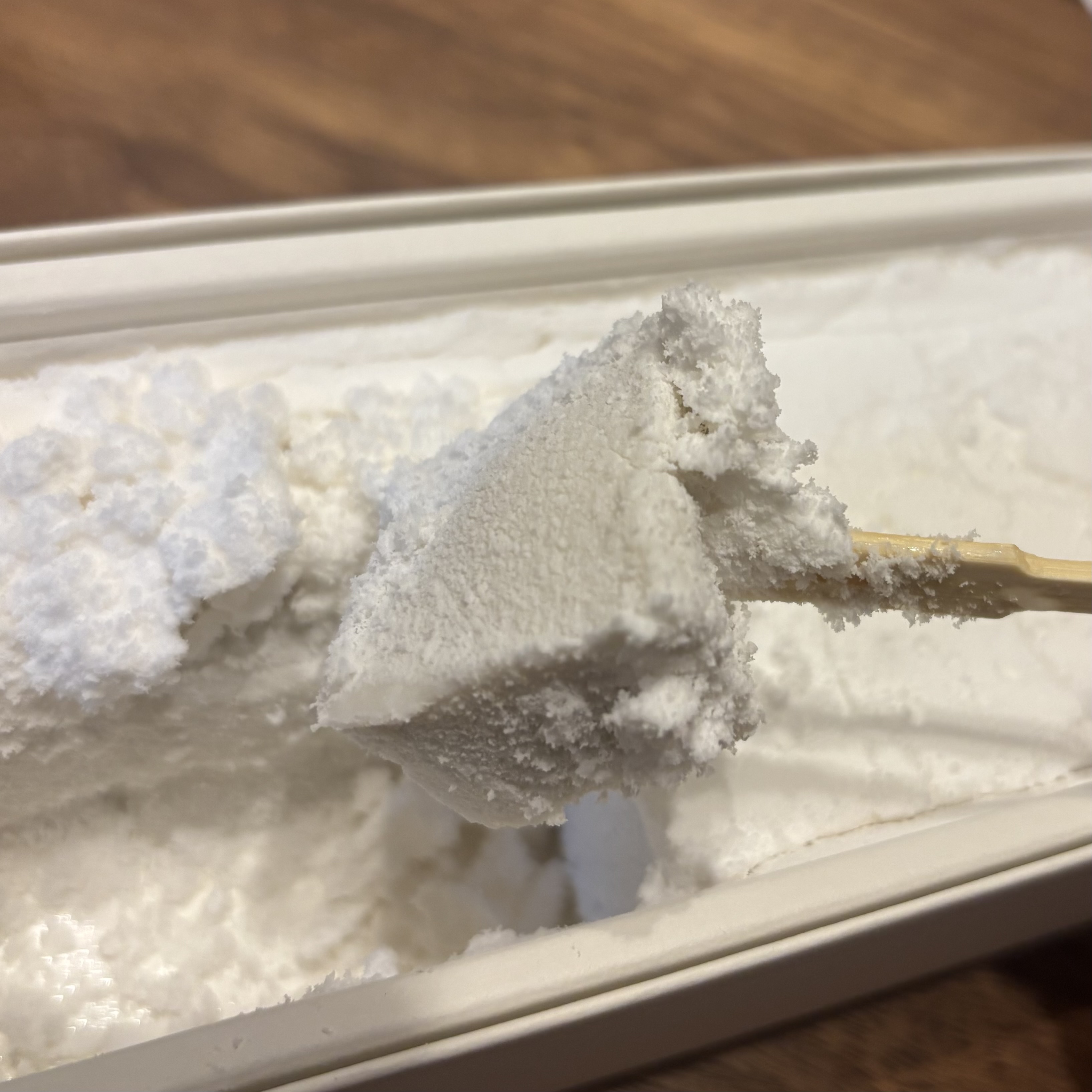 雪のように白い驚き!いったつみとらどう「椰子の白わらび餅」実食レビュー