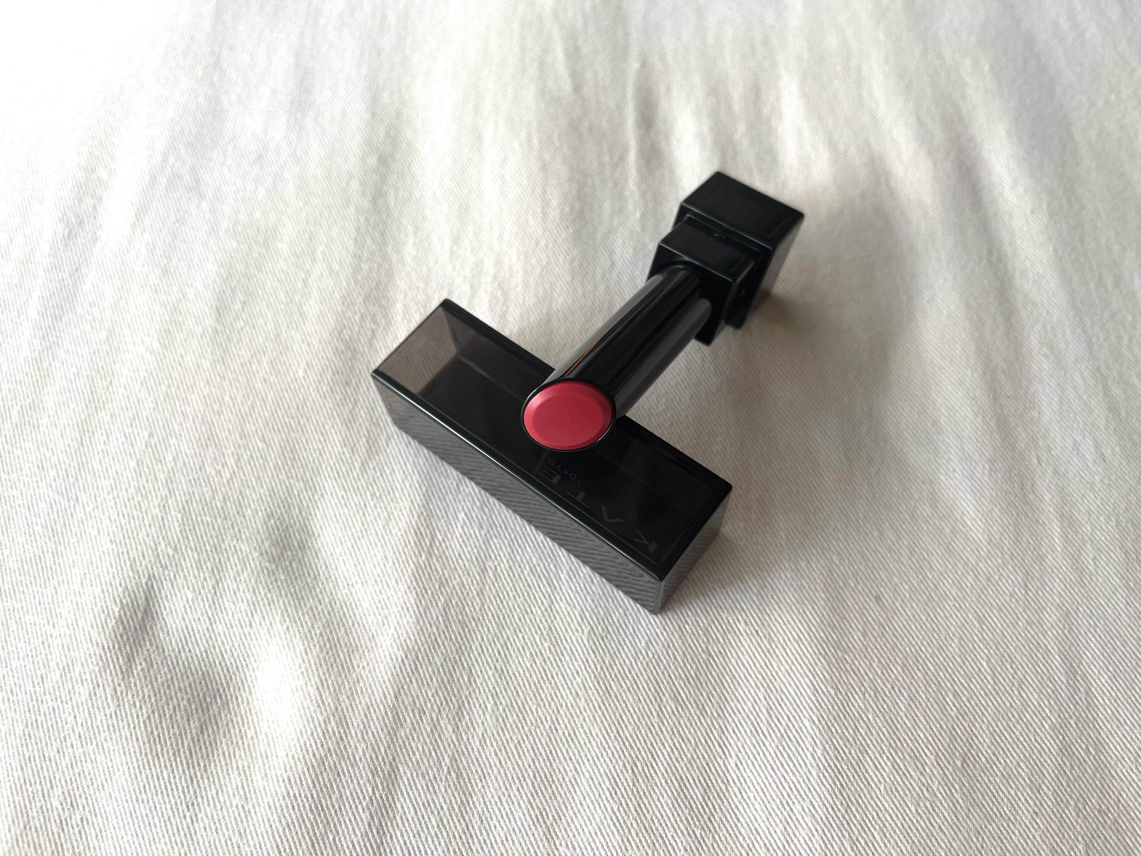 【送迎だけの日の必須コスメ】そっと血色、顔なじみ◎KATE リップモンスター クリアトーン