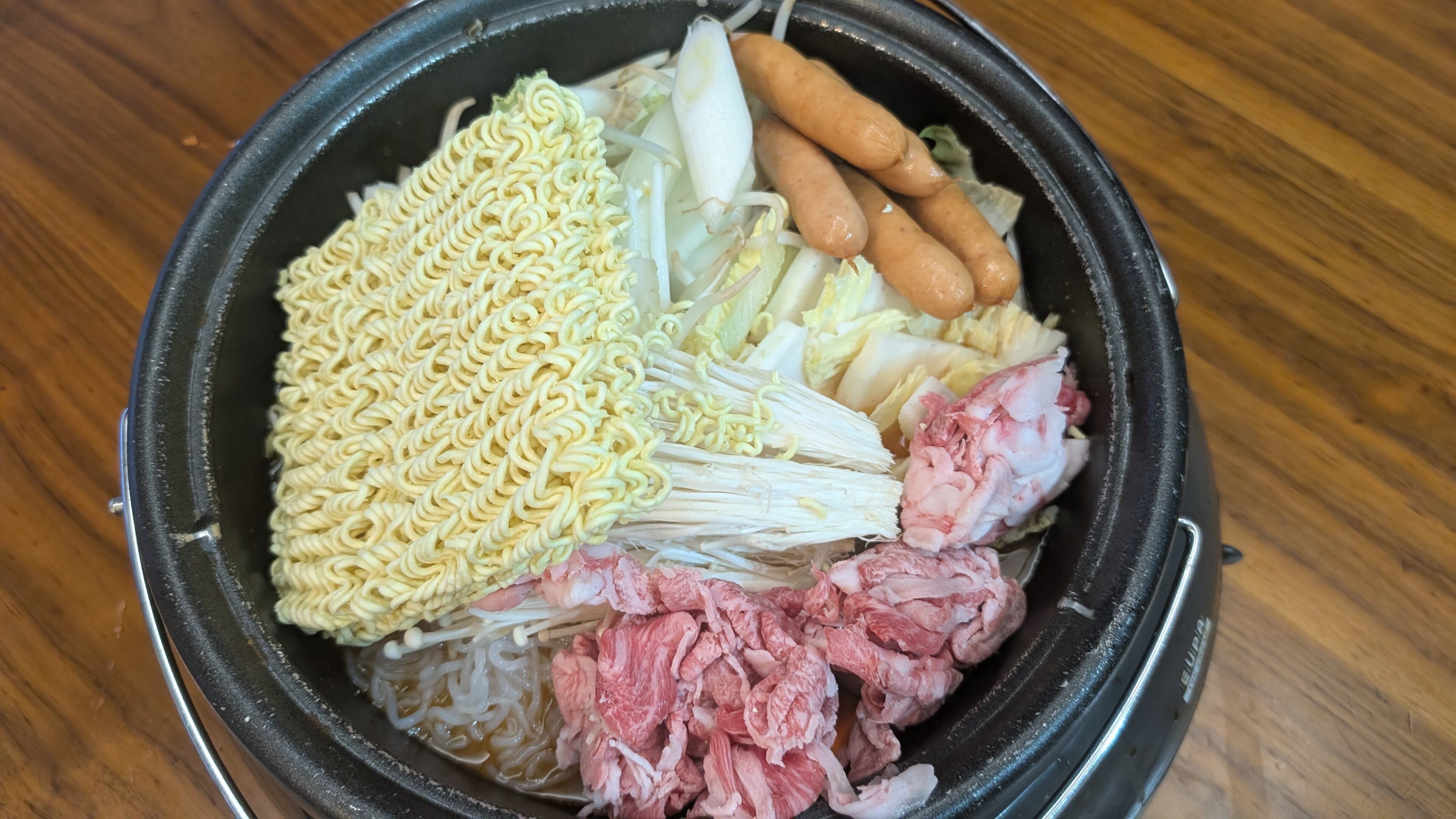 【鍋で鬼リピ麺】知ってる？業務スーパーで買える！「鍋にぴったり麺」2選