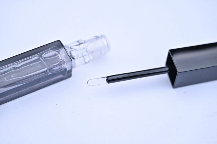 「透明なコンシーラーってなにごと！？」ケイトから発売された驚きのアイテムがバズリ中