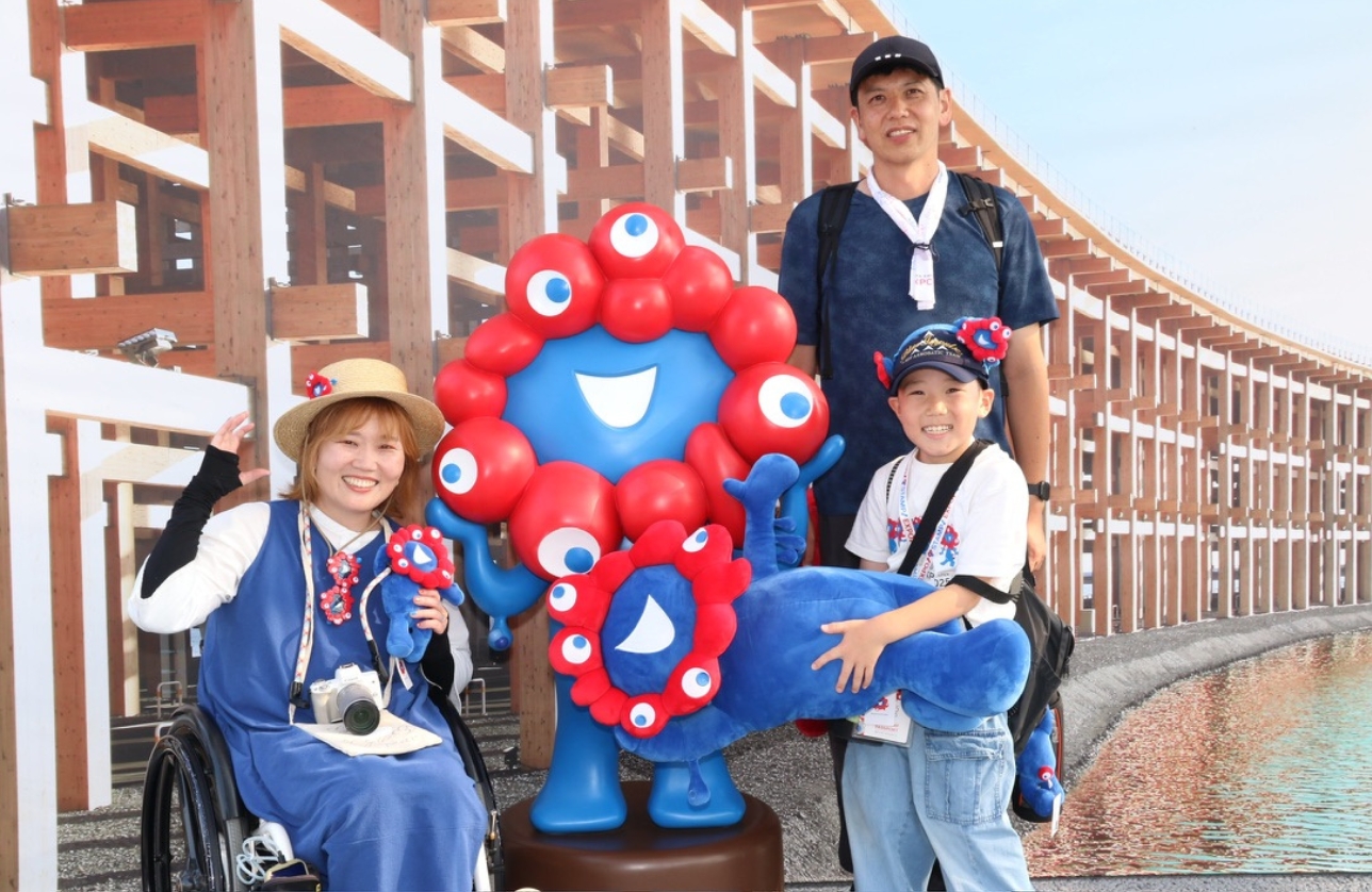 【大阪・関西万博】車椅子で11回通ったママの体験記「万博が息子にもたらしたもの」