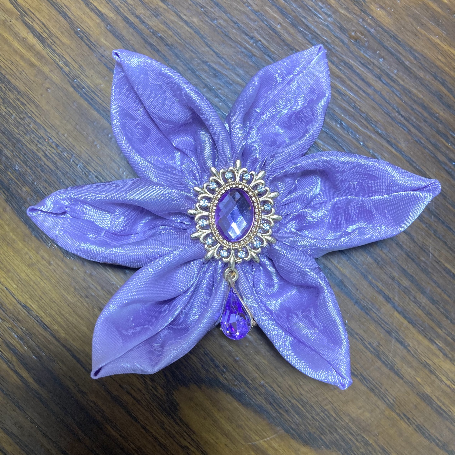 子どものヘアピンなど使い方色々! お好きな布で「お花」モチーフを手縫い